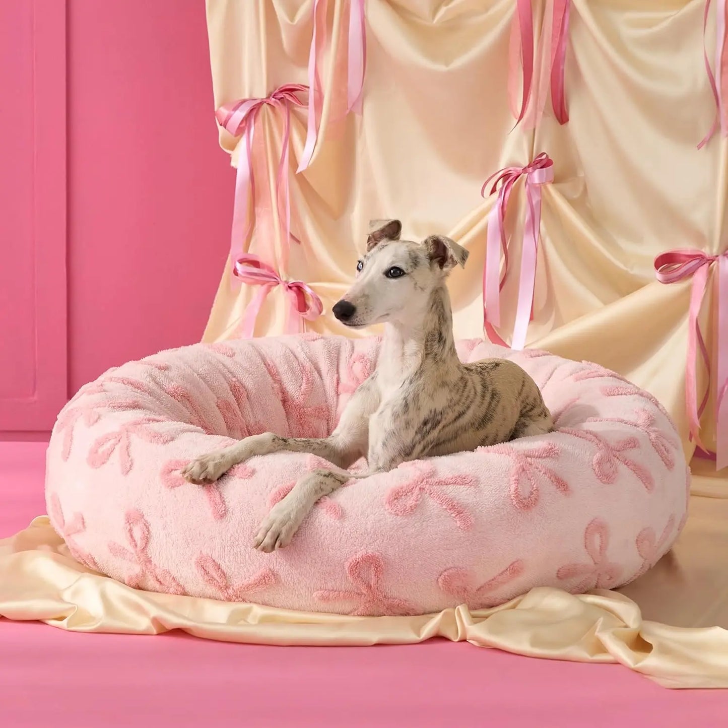 Lesure Plush Donut Pet Bed - Cozy and Calming Round Bed for Dogs and Cats of All Sizes, Washable with Anti-Slip Bottom, Ideal for Comfort and Relaxation